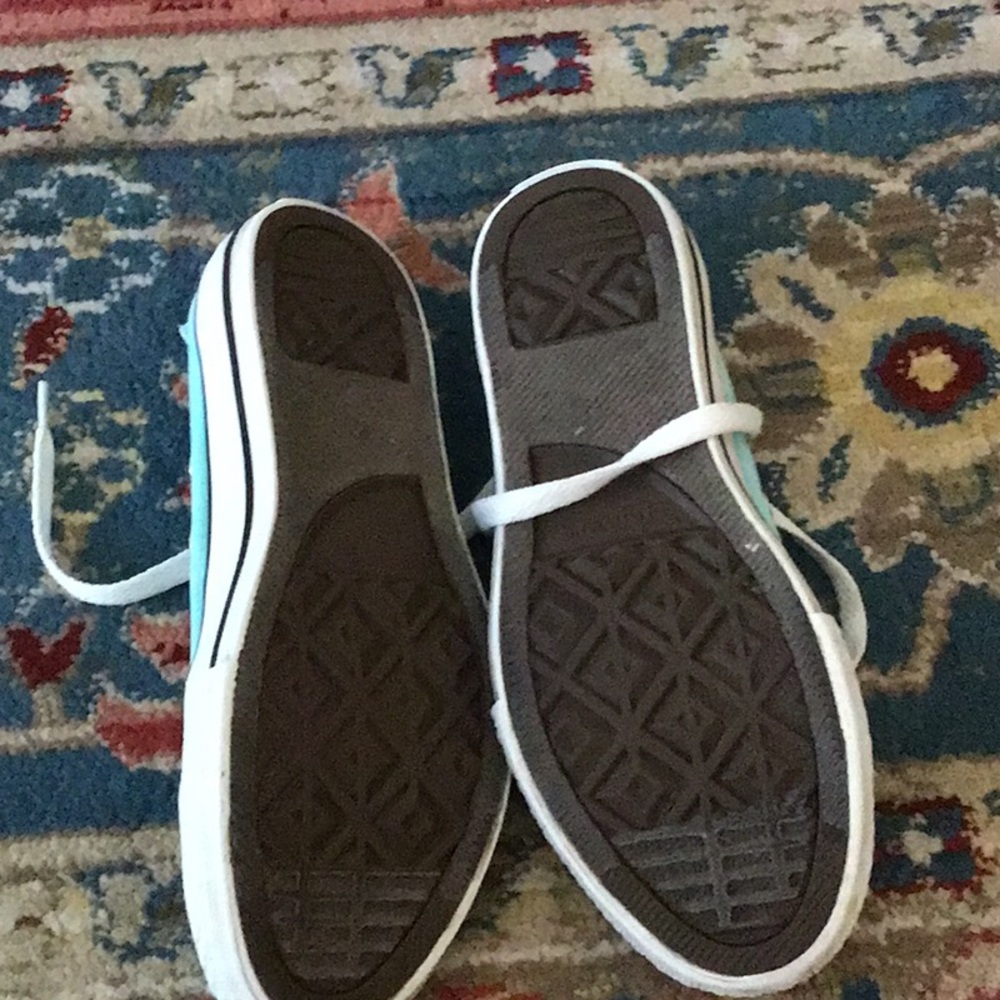 Shoes - Picture 2 of 4